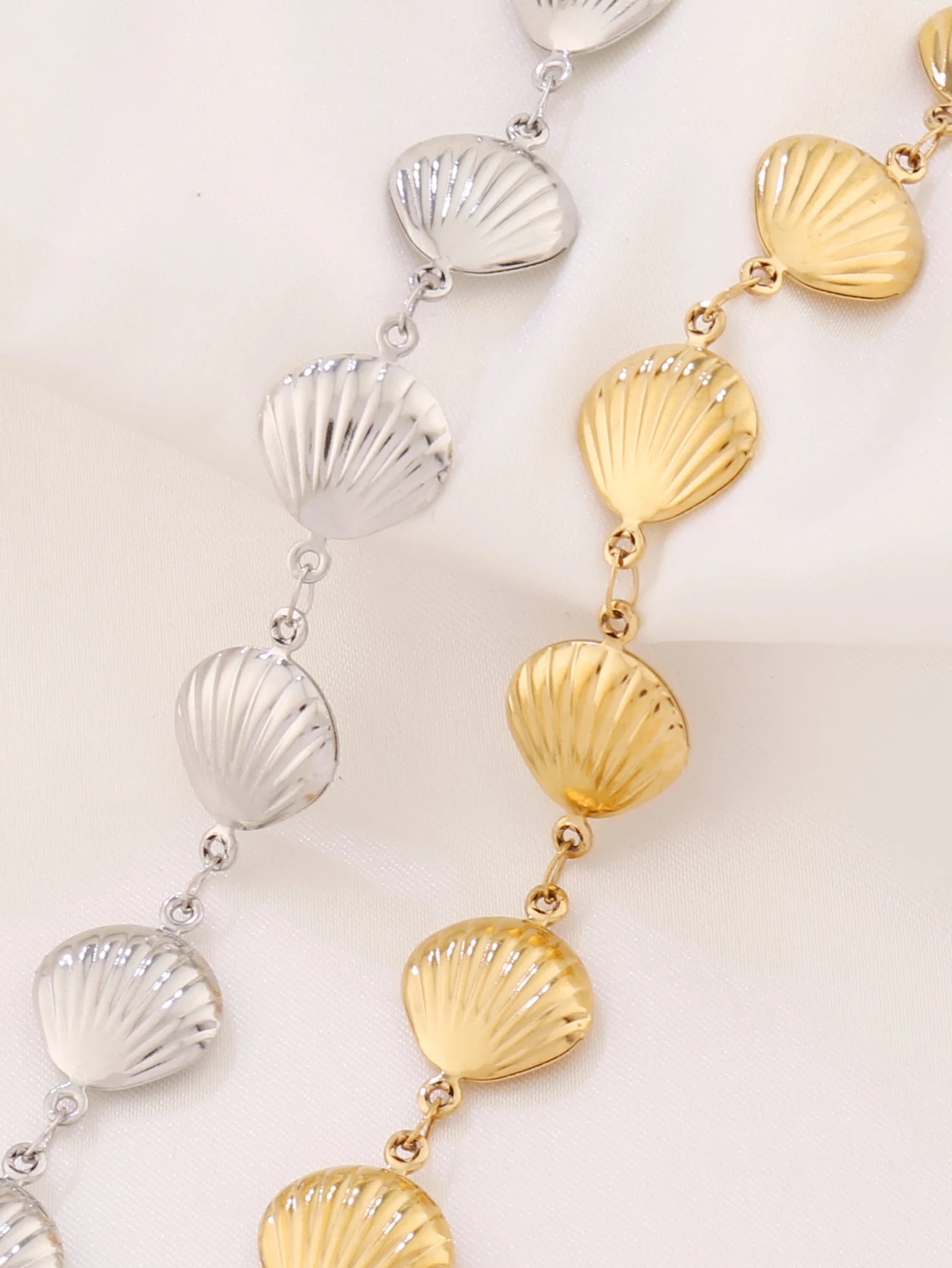 Hollow Conch Shell Chain Bracelet – 316L Gold Stainless Steel
