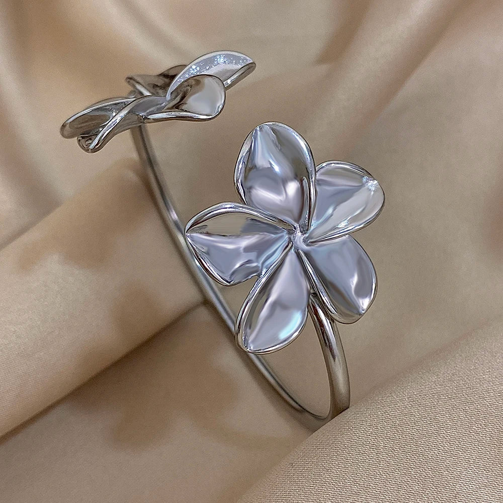 Stainless Steel – Floral Radiance Bracelet