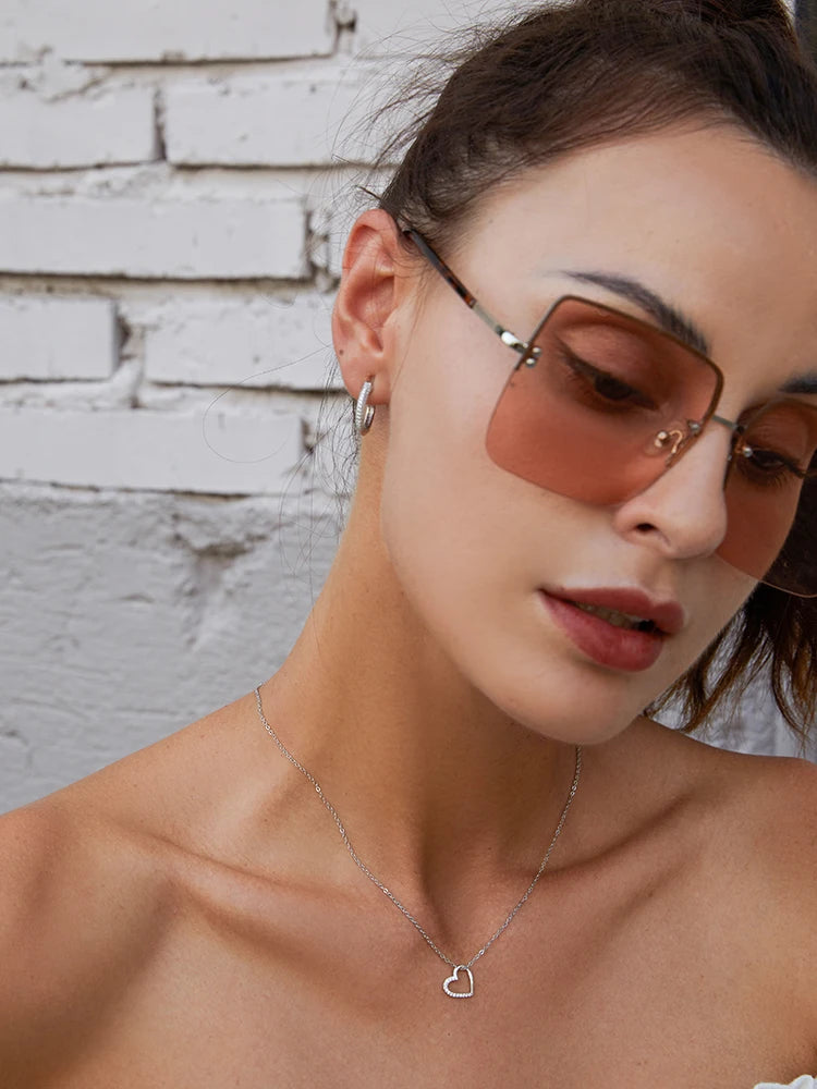 925 Sterling Silver – Heartline Glow Necklace