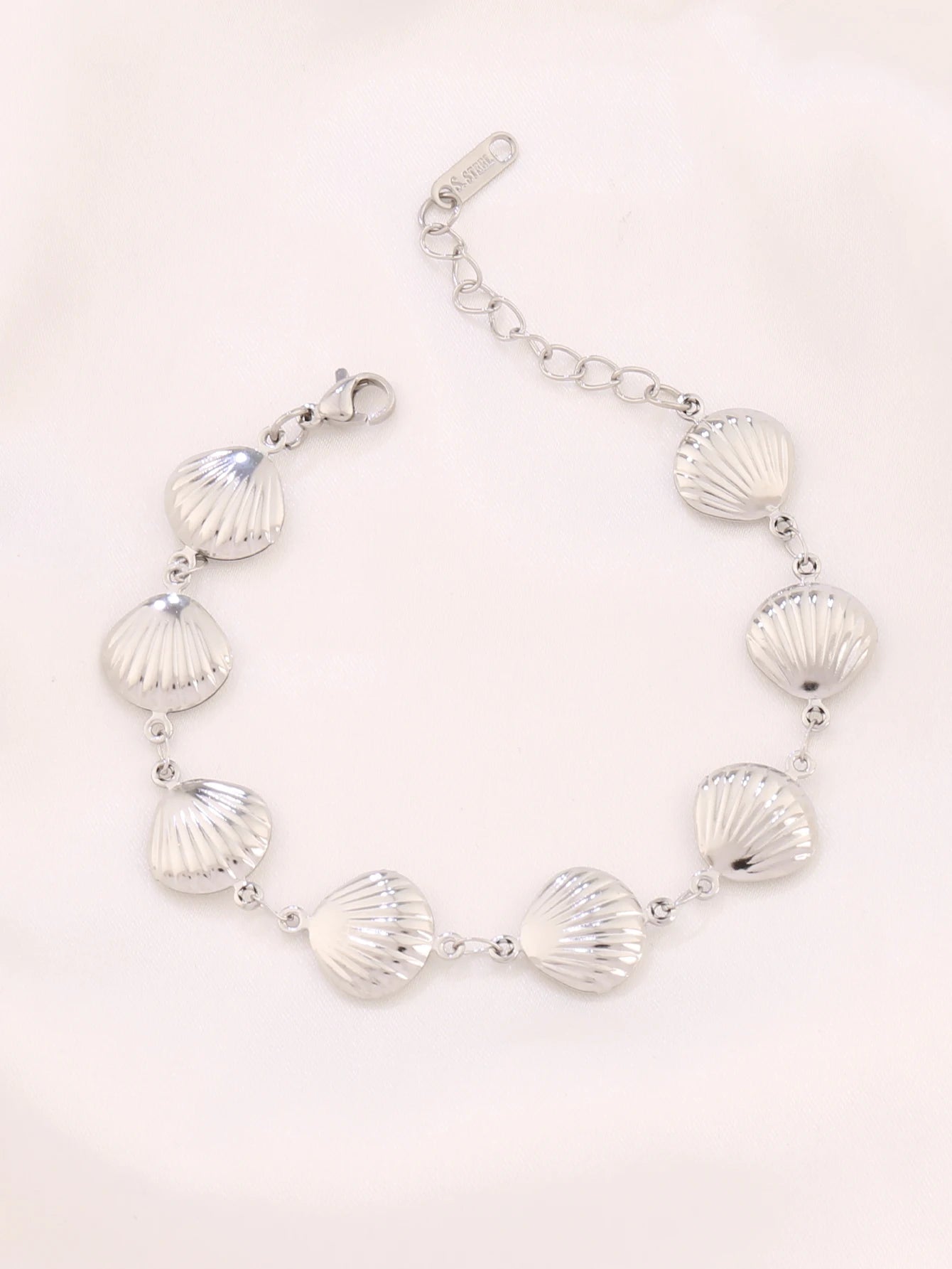 Hollow Conch Shell Chain Bracelet – 316L Gold Stainless Steel