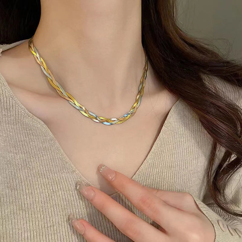 Chromatic Links