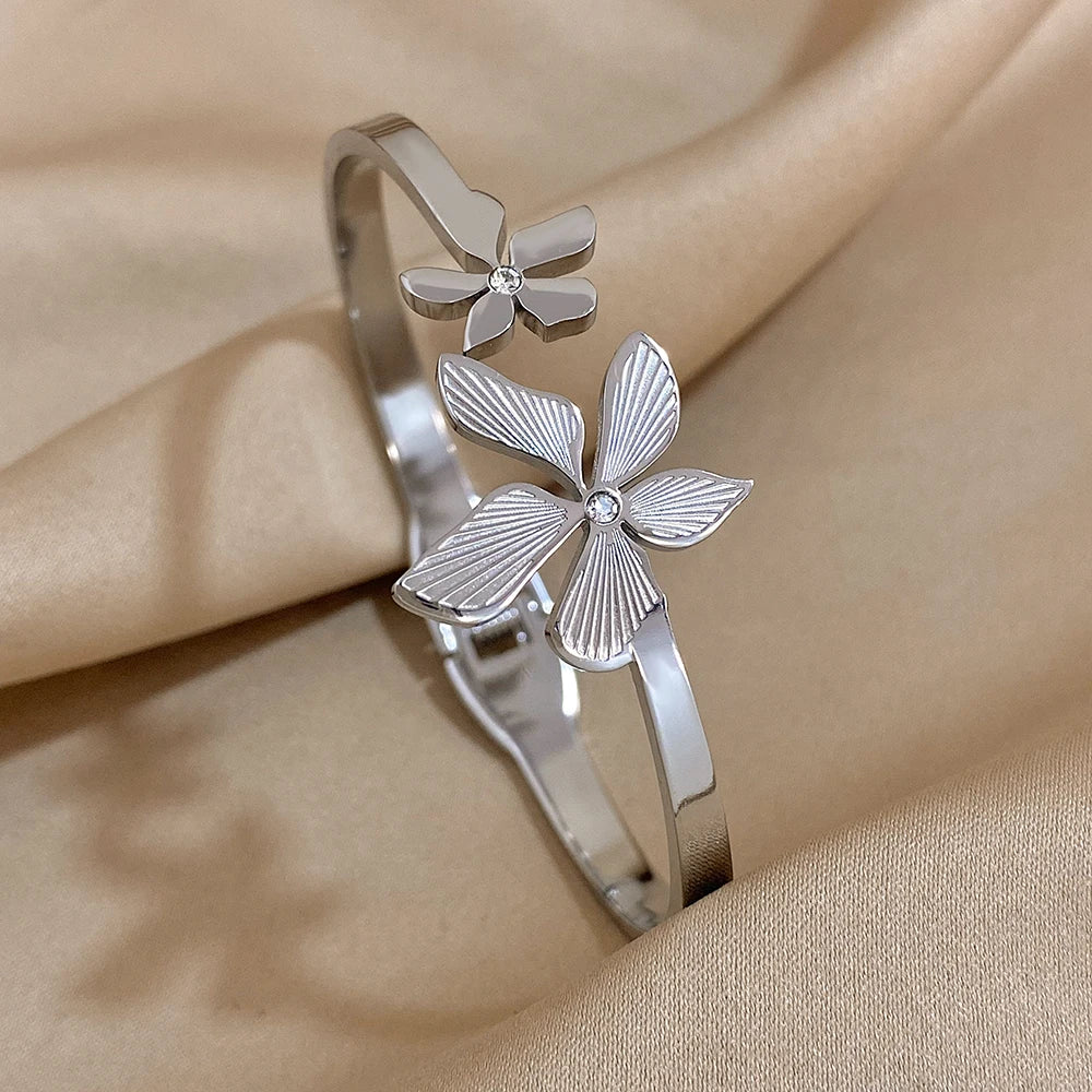 Stainless Steel – Floral Radiance Bracelet