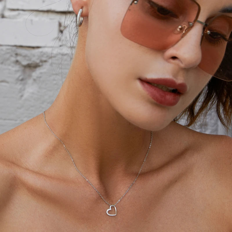 925 Sterling Silver – Heartline Glow Necklace