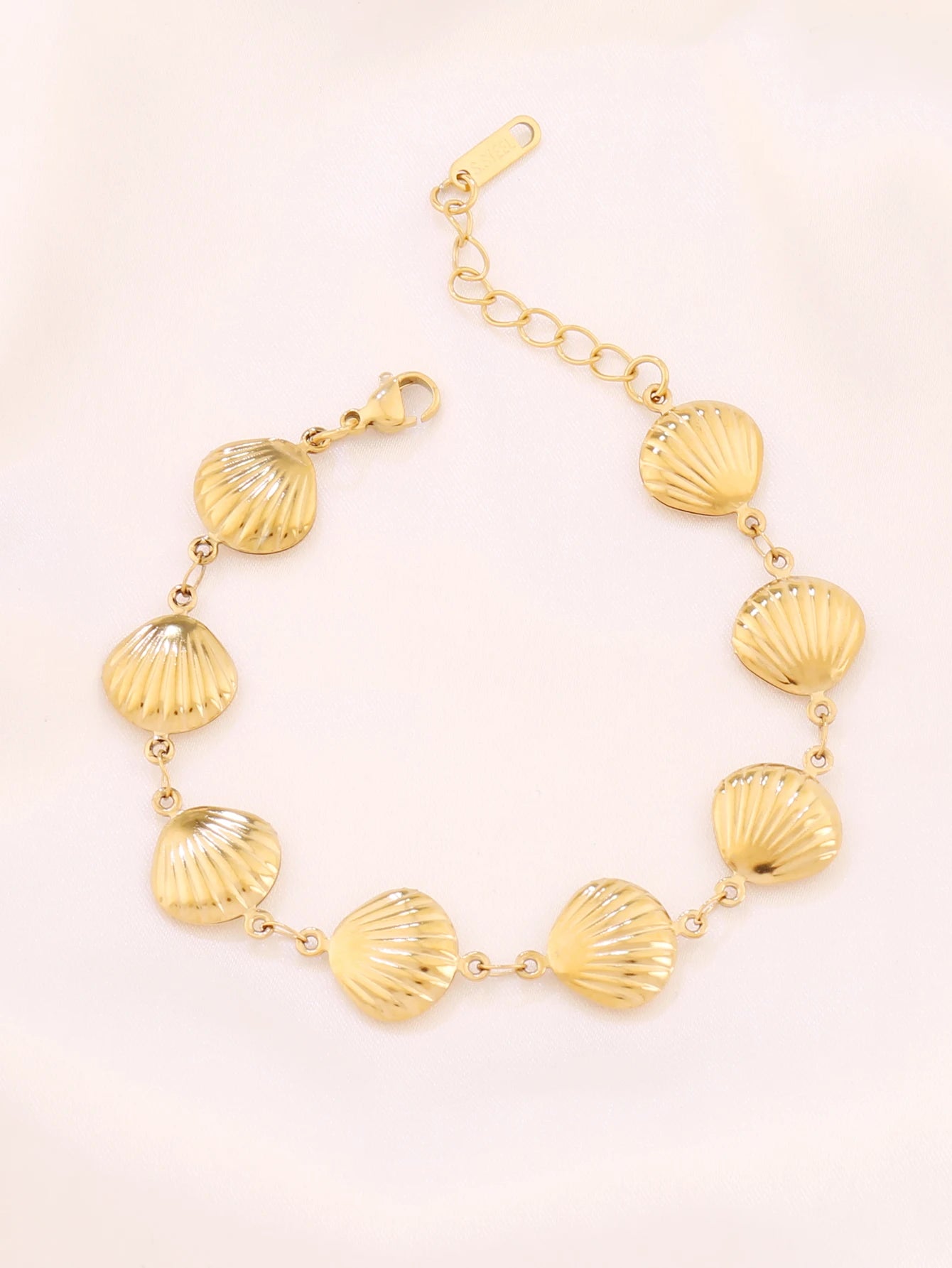 Hollow Conch Shell Chain Bracelet – 316L Gold Stainless Steel